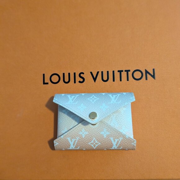 Authentic Louis Vuitton By the Pool Peach Pochette Kirigami PM Card Coin Purse - Picture 1 of 4